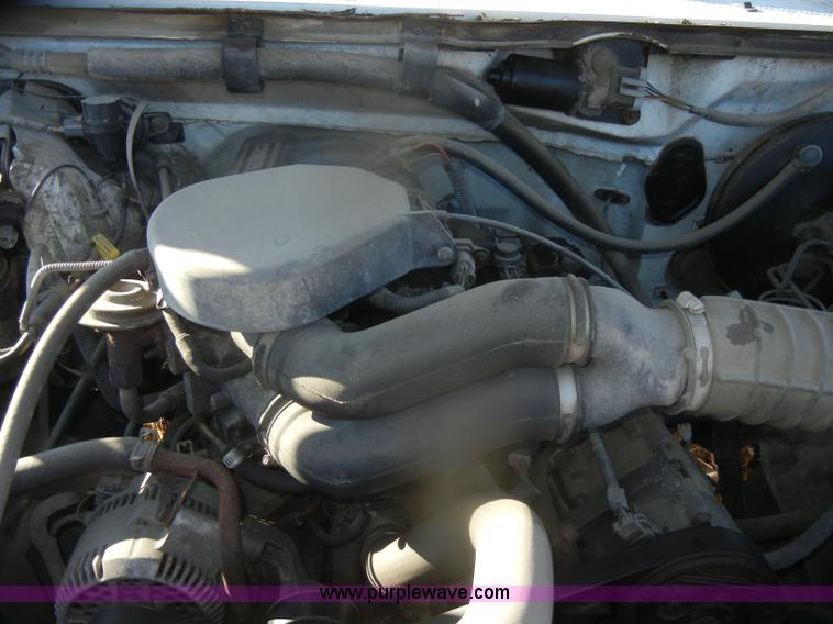 image for item D4708 1996 Ford F150 XL pickup truck