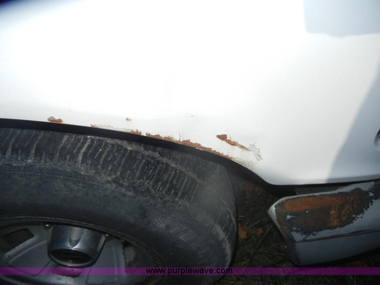 image for item D4708 1996 Ford F150 XL pickup truck