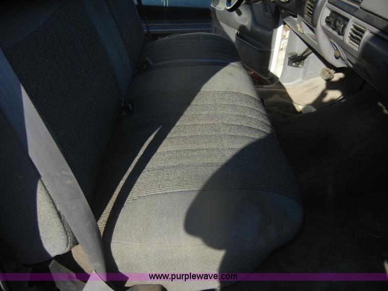 image for item D4708 1996 Ford F150 XL pickup truck