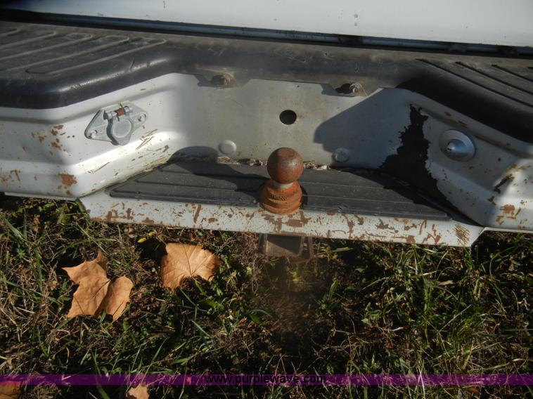 image for item D4708 1996 Ford F150 XL pickup truck