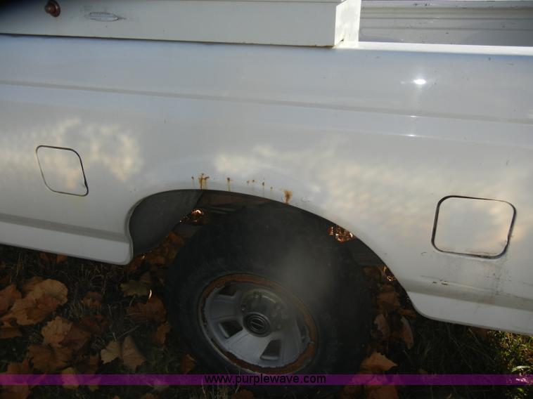 image for item D4708 1996 Ford F150 XL pickup truck