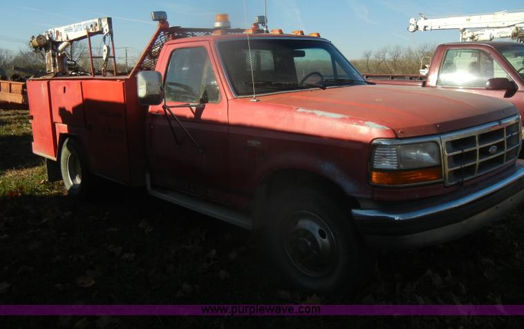image for item D4709 1992 Ford F350 service truck