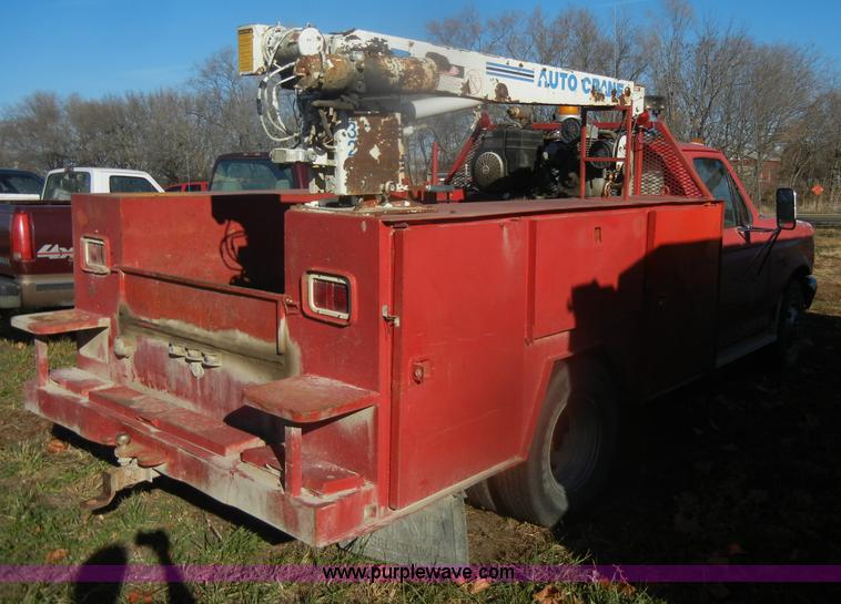 image for item D4709 1992 Ford F350 service truck