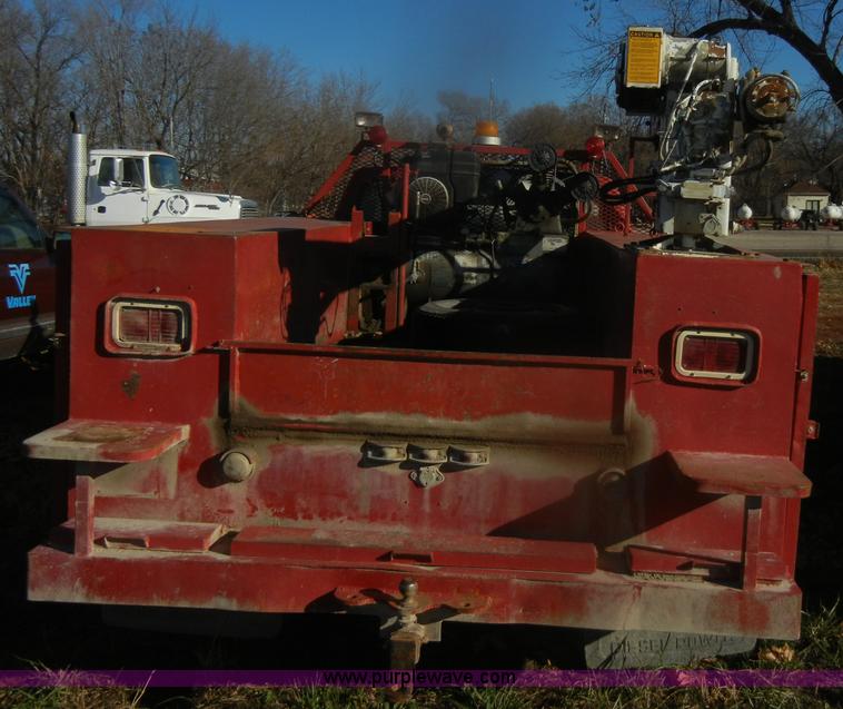 image for item D4709 1992 Ford F350 service truck