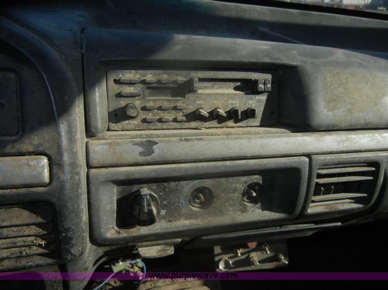 image for item D4709 1992 Ford F350 service truck