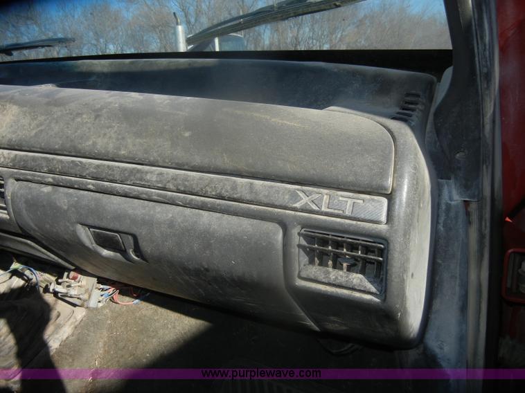 image for item D4709 1992 Ford F350 service truck