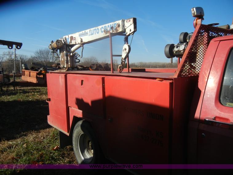image for item D4709 1992 Ford F350 service truck