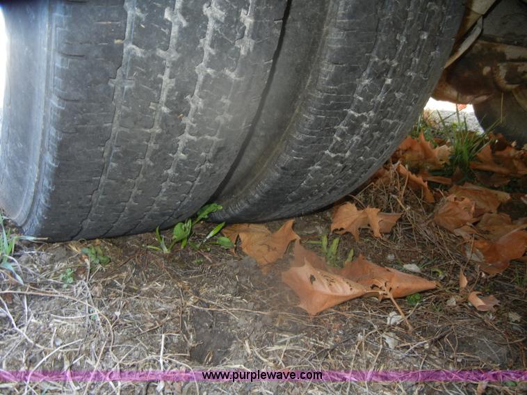 image for item D4709 1992 Ford F350 service truck