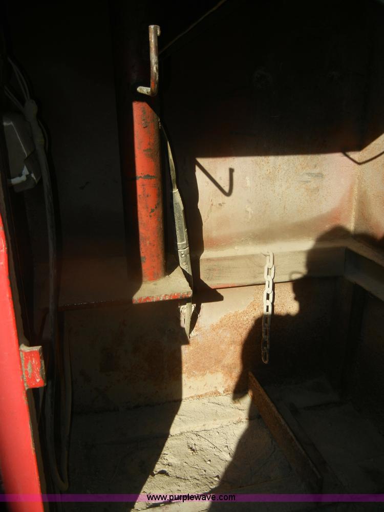 image for item D4709 1992 Ford F350 service truck