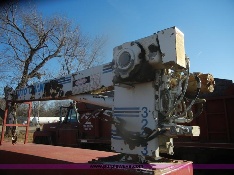 image for item D4709 1992 Ford F350 service truck