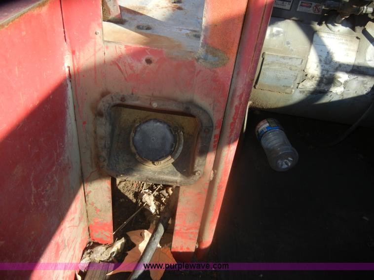 image for item D4709 1992 Ford F350 service truck