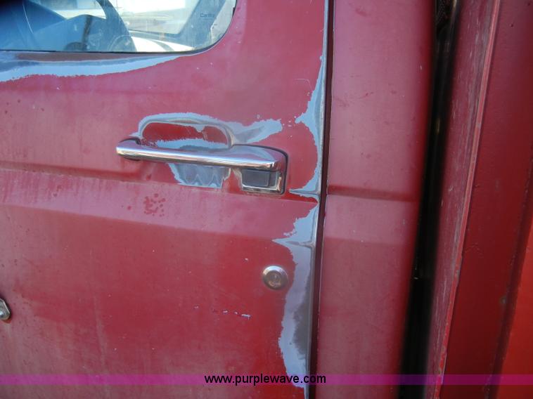 image for item D4709 1992 Ford F350 service truck