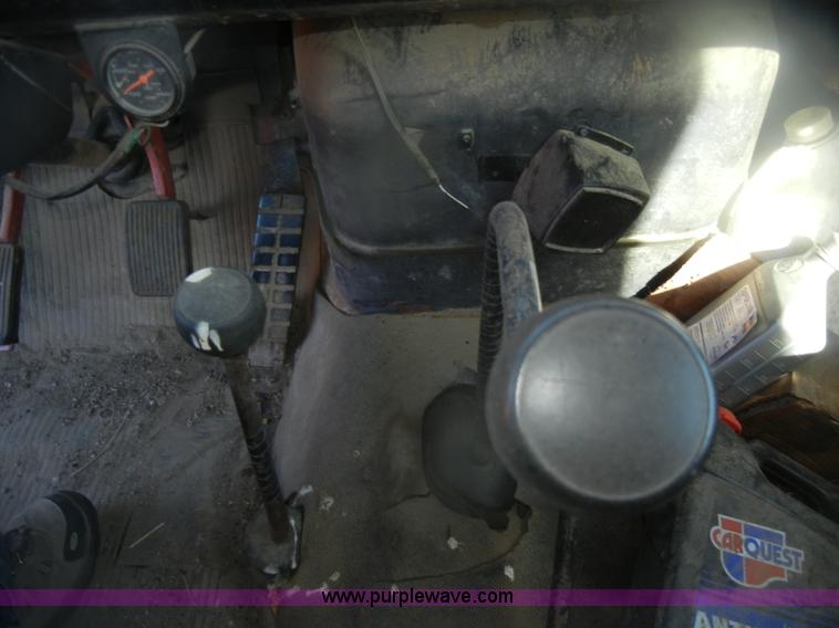 image for item D4710 1974 International Loadstar F1800 truck with dump bed