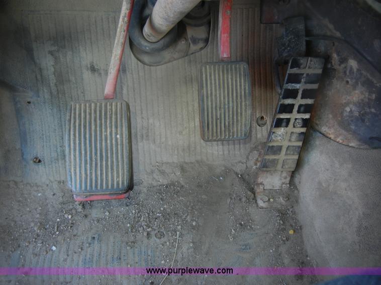 image for item D4710 1974 International Loadstar F1800 truck with dump bed