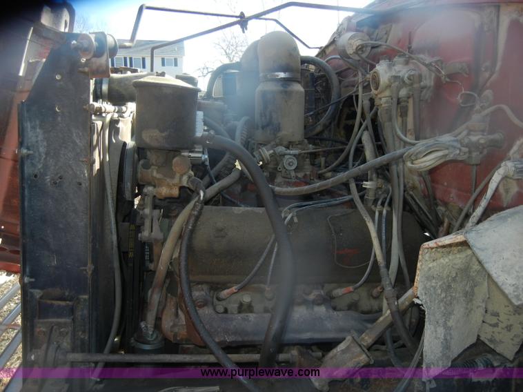 image for item D4710 1974 International Loadstar F1800 truck with dump bed