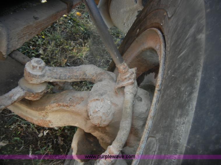 image for item D4710 1974 International Loadstar F1800 truck with dump bed