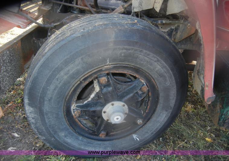 image for item D4710 1974 International Loadstar F1800 truck with dump bed