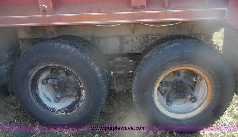 image for item D4710 1974 International Loadstar F1800 truck with dump bed