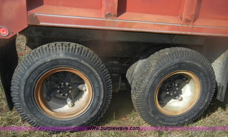 image for item D4710 1974 International Loadstar F1800 truck with dump bed