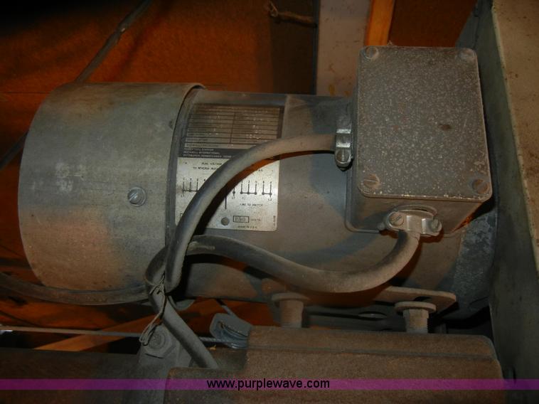 image for item O9569 Rockwell Delta drill press