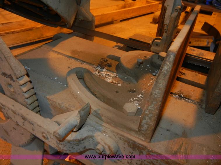 image for item O9570 Wells metal band saw