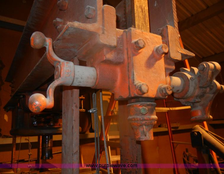 image for item O9571 Manley 60 ton press