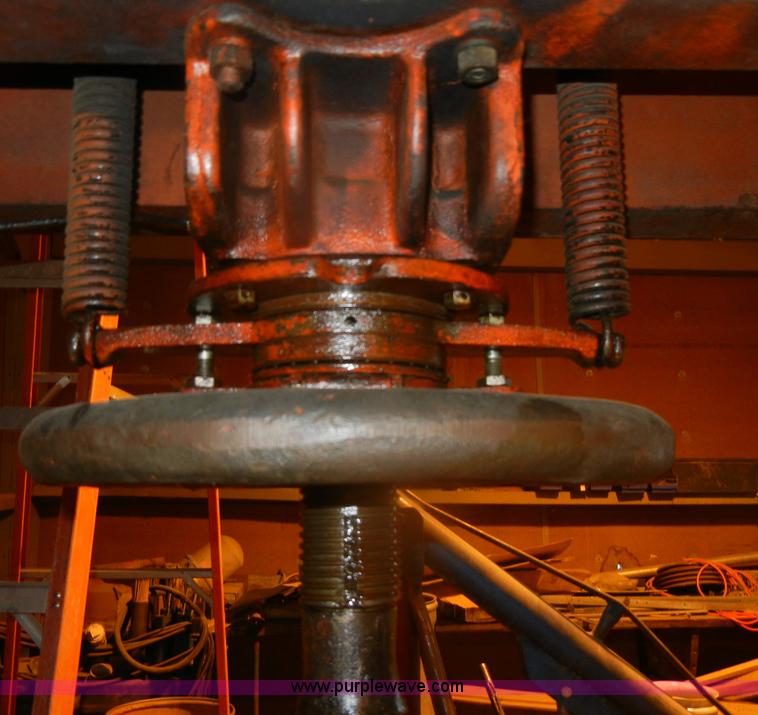 image for item O9571 Manley 60 ton press