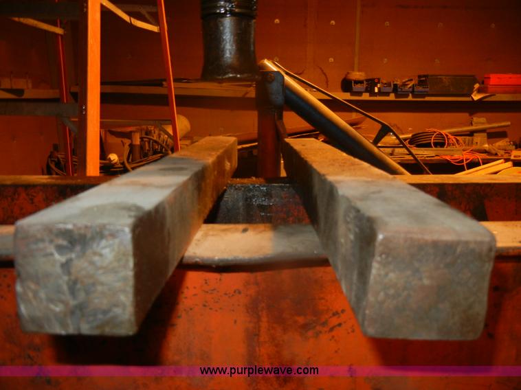 image for item O9571 Manley 60 ton press