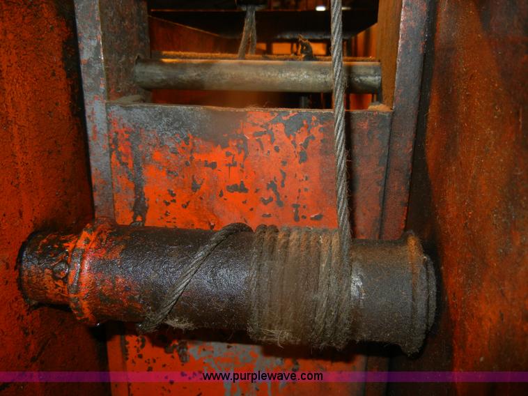 image for item O9571 Manley 60 ton press