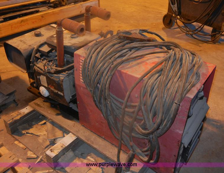 image for item O9604 Lincoln arc welder