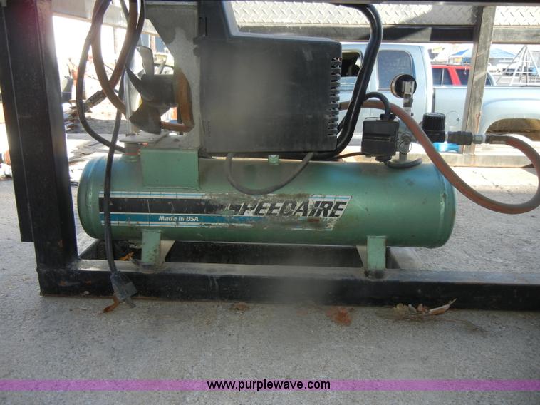 image for item O9606 Slide-in pickup truck headache rack