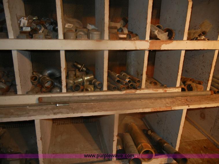 image for item T9520 Assorted metal pieces