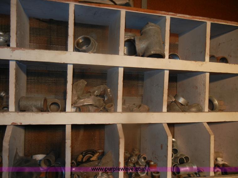 image for item T9520 Assorted metal pieces