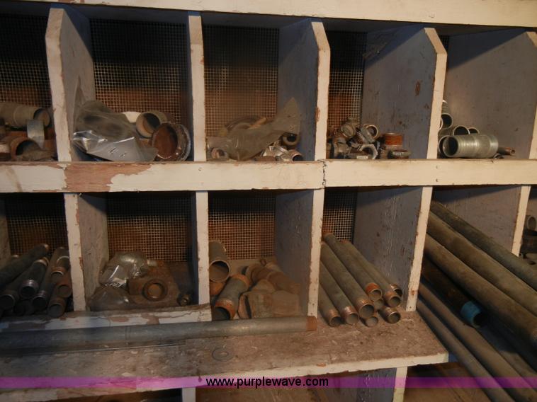 image for item T9520 Assorted metal pieces