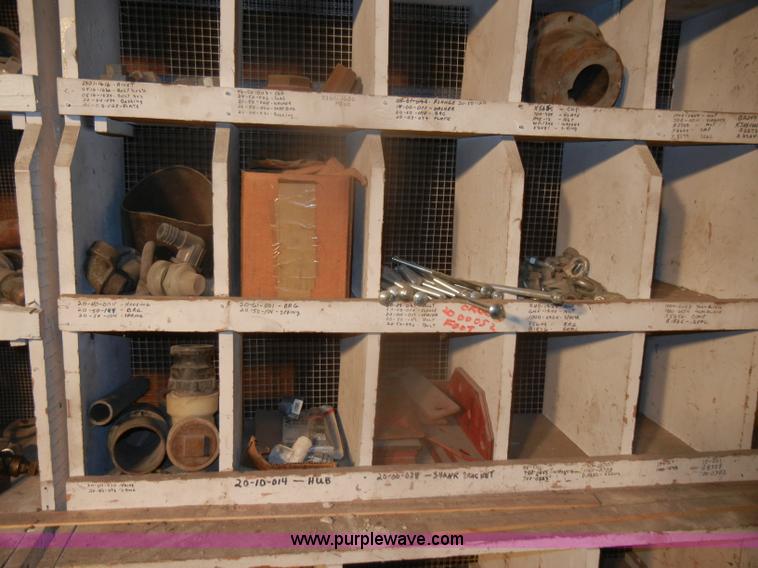 image for item T9520 Assorted metal pieces