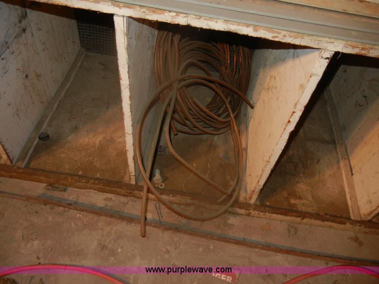 image for item T9520 Assorted metal pieces