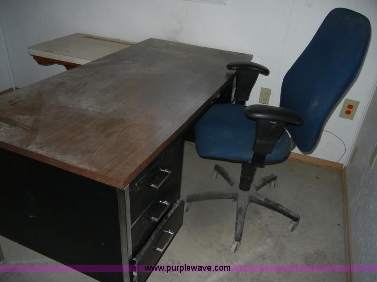 image for item T9524 Assorted office equipment