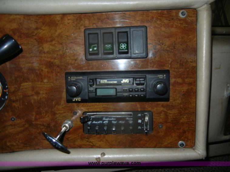 image for item D4049 1988 Chevrolet Coachmen Catalina motorhome RV