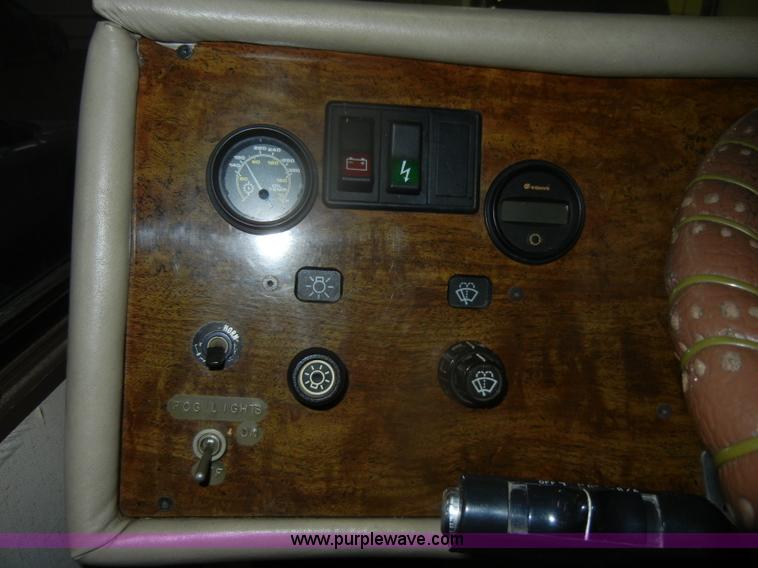 image for item D4049 1988 Chevrolet Coachmen Catalina motorhome RV