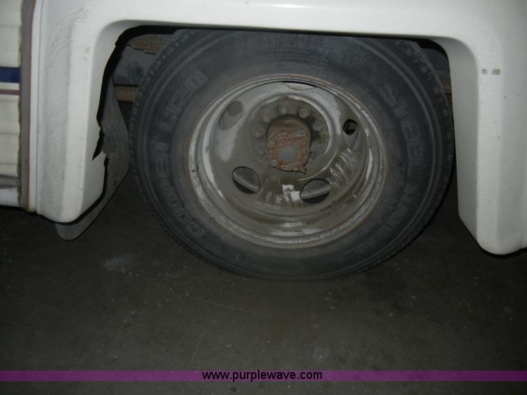 image for item D4049 1988 Chevrolet Coachmen Catalina motorhome RV