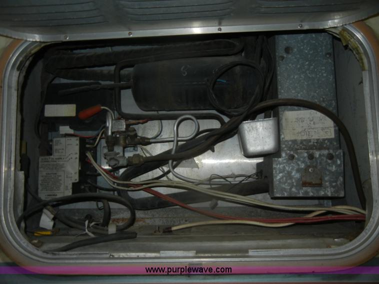 image for item D4049 1988 Chevrolet Coachmen Catalina motorhome RV