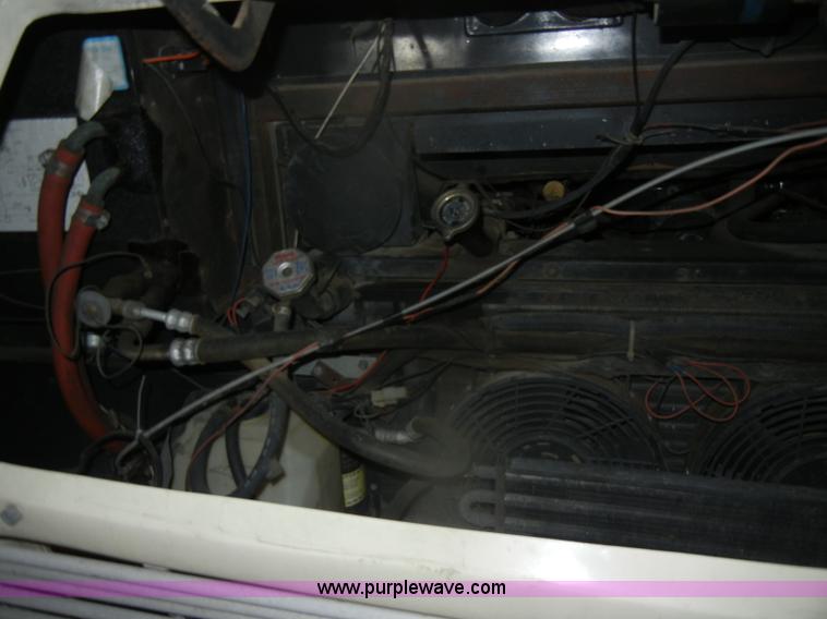image for item D4049 1988 Chevrolet Coachmen Catalina motorhome RV