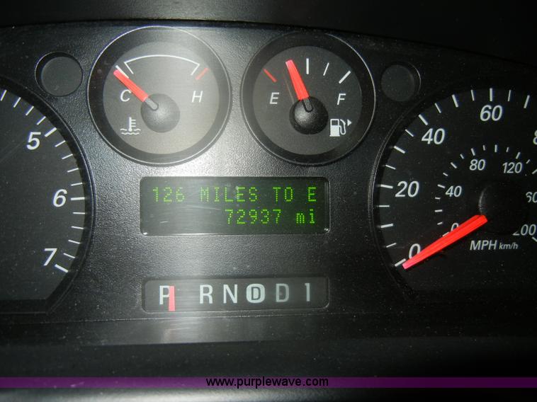 image for item D4679 2004 Ford Taurus SES