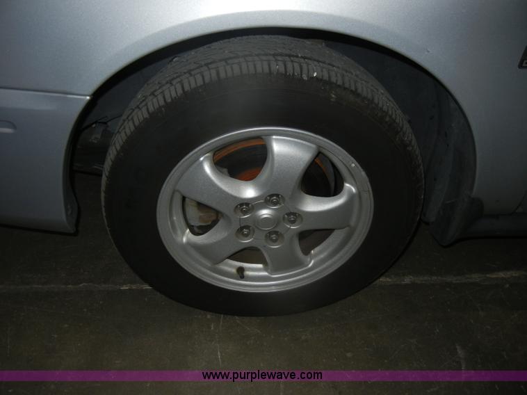 image for item D4679 2004 Ford Taurus SES