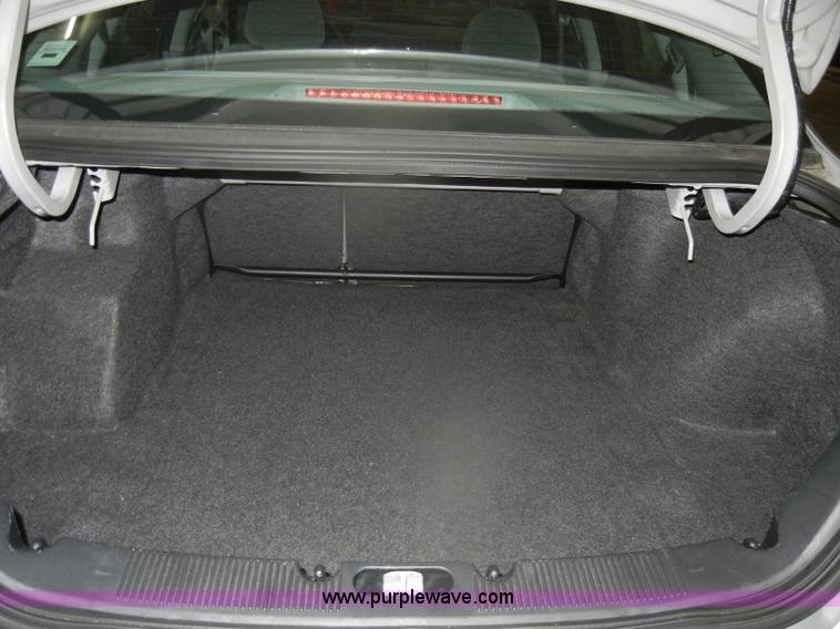 image for item D4679 2004 Ford Taurus SES