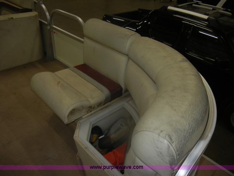 image for item D4680 Voyager pontoon boat