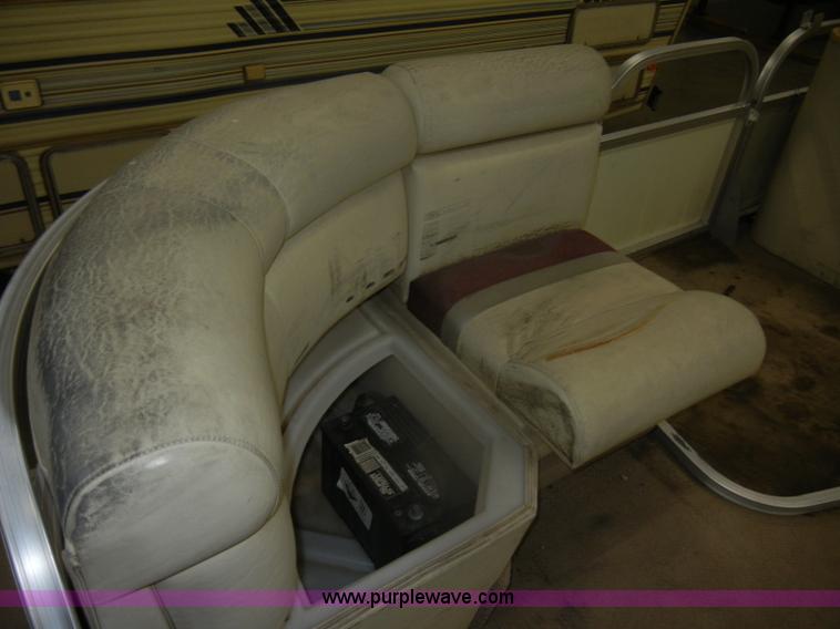 image for item D4680 Voyager pontoon boat