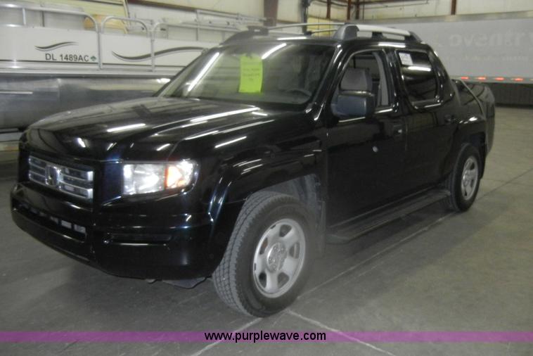 image for item D4681 2006 Honda Ridgeline RT pickup truck <br />Non-repairable title, parts only