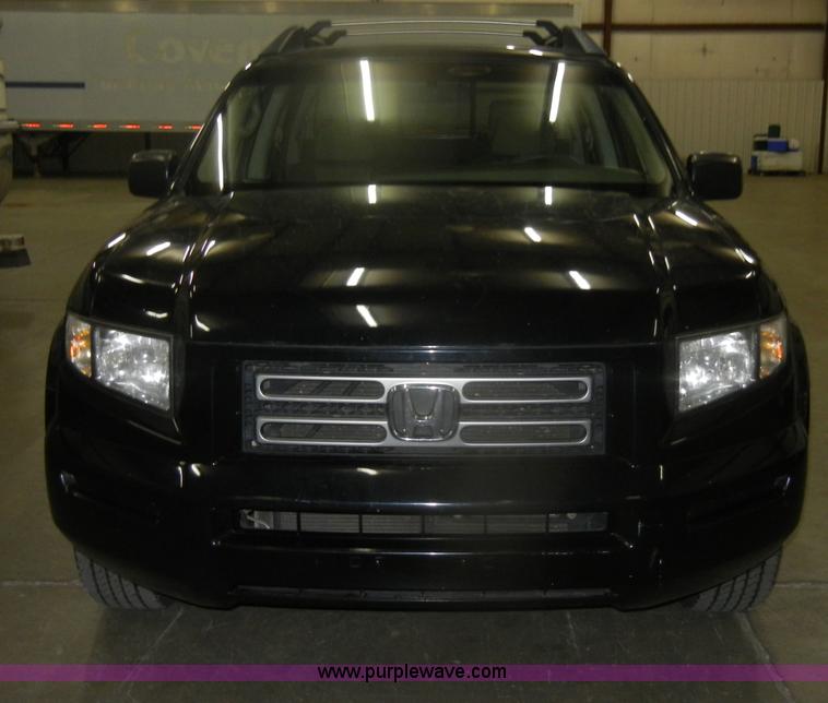 image for item D4681 2006 Honda Ridgeline RT pickup truck <br />Non-repairable title, parts only