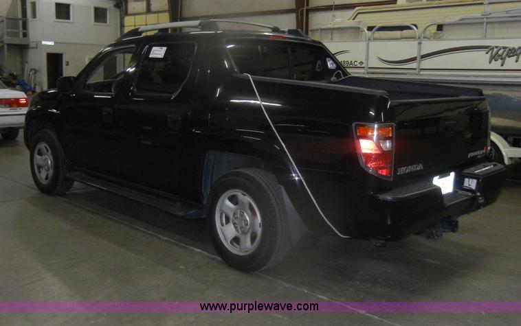 image for item D4681 2006 Honda Ridgeline RT pickup truck <br />Non-repairable title, parts only